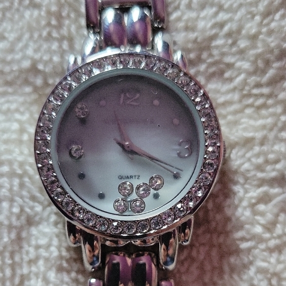 Stylish Silver WP Watch - Picture 2 of 3